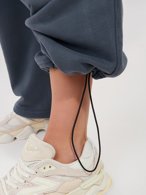 Grafitowe dresowe spodnie z haftem NATURAL SIDE