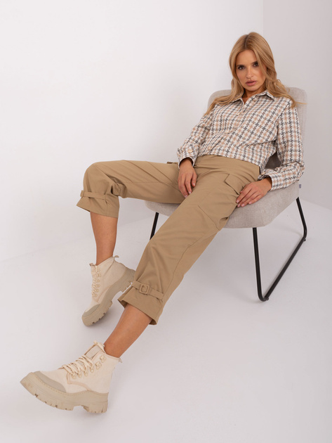 Hurtownia Beżowa krótka koszula w kratę z guzikami