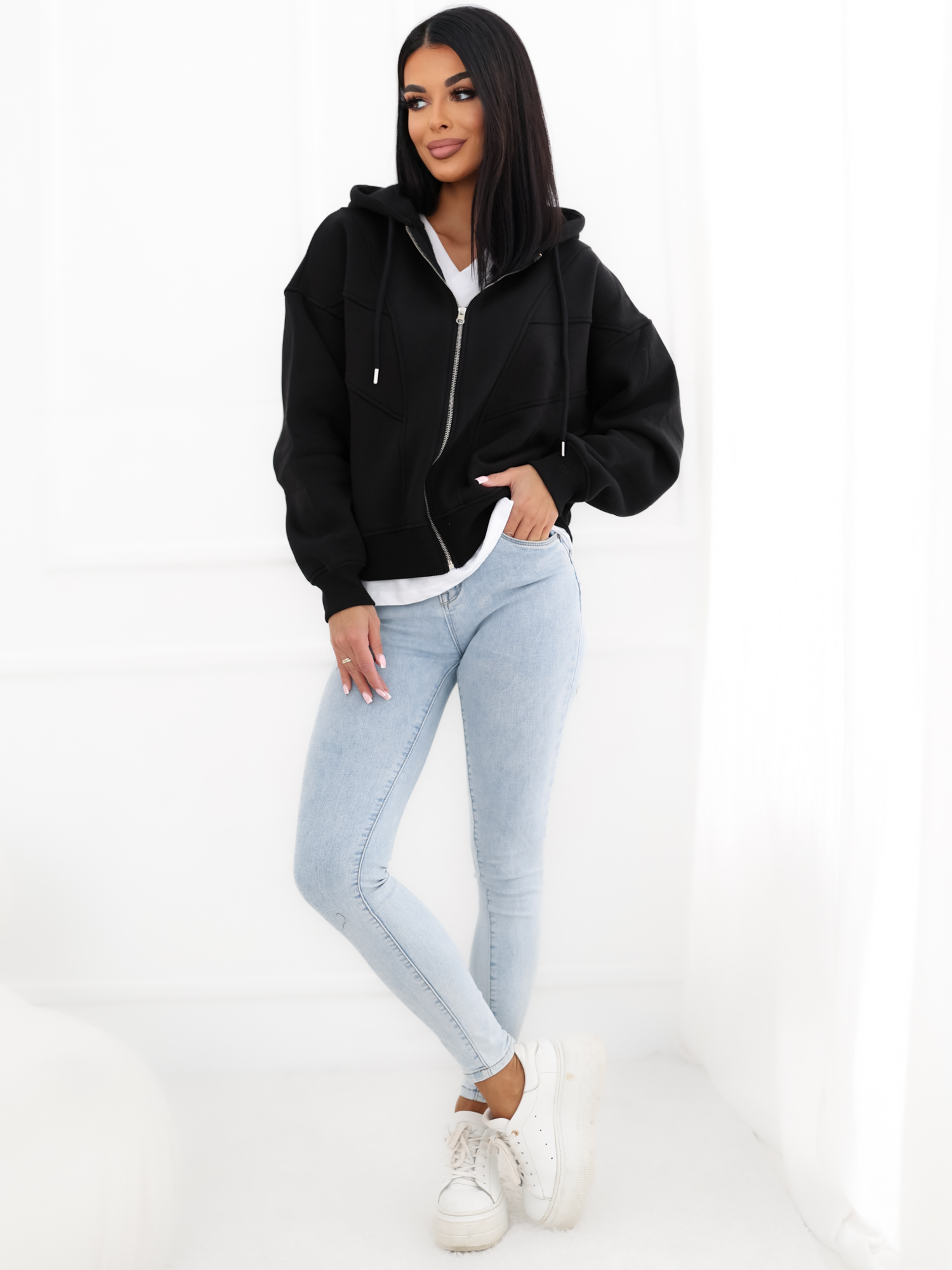 Czarna damska bluza basic z kapturem 