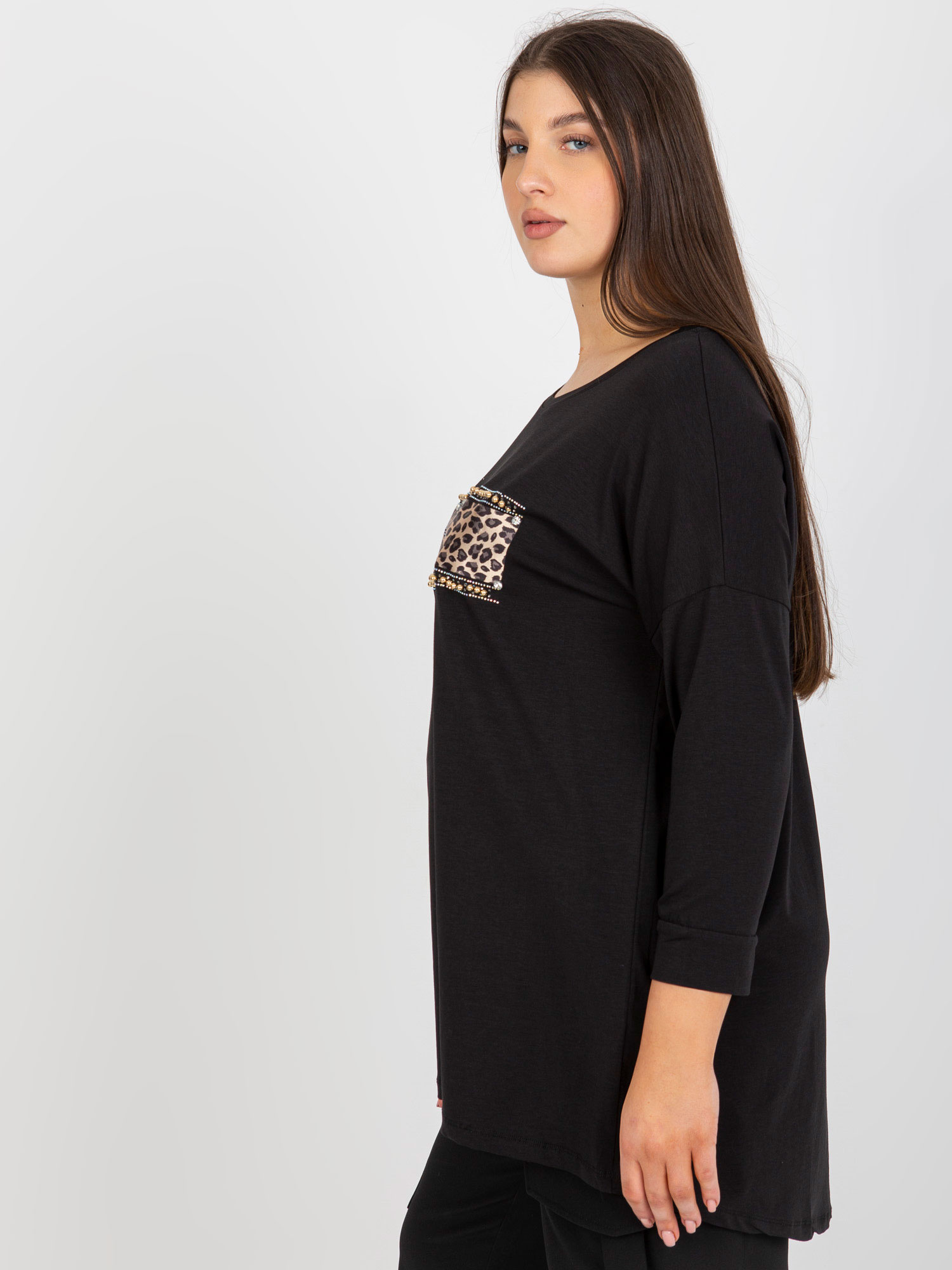 Czarna damska bluzka plus size z okrągłym dekoltem