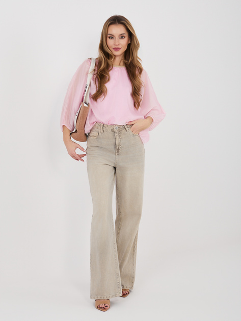 Pastelowa różowa damska bluzka z ozdobnym dekoltem