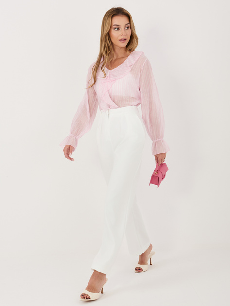 Jasnoróżowa elegancka bluzka z rękawem typu dzwon