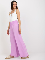 Hurt Jasnofioletowe materiałowe spodnie typu szwedy