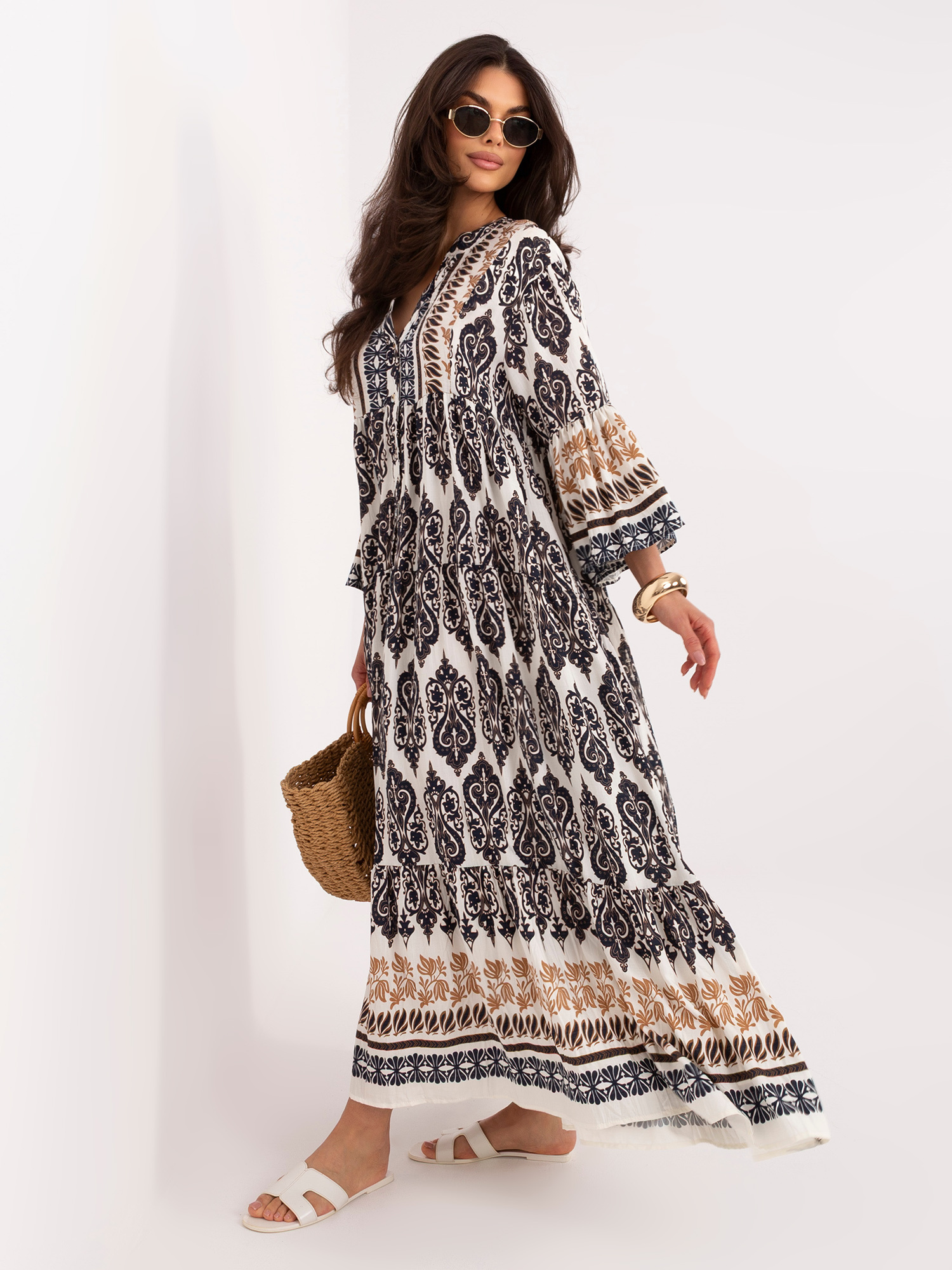 Granatowa długa sukienka na lato