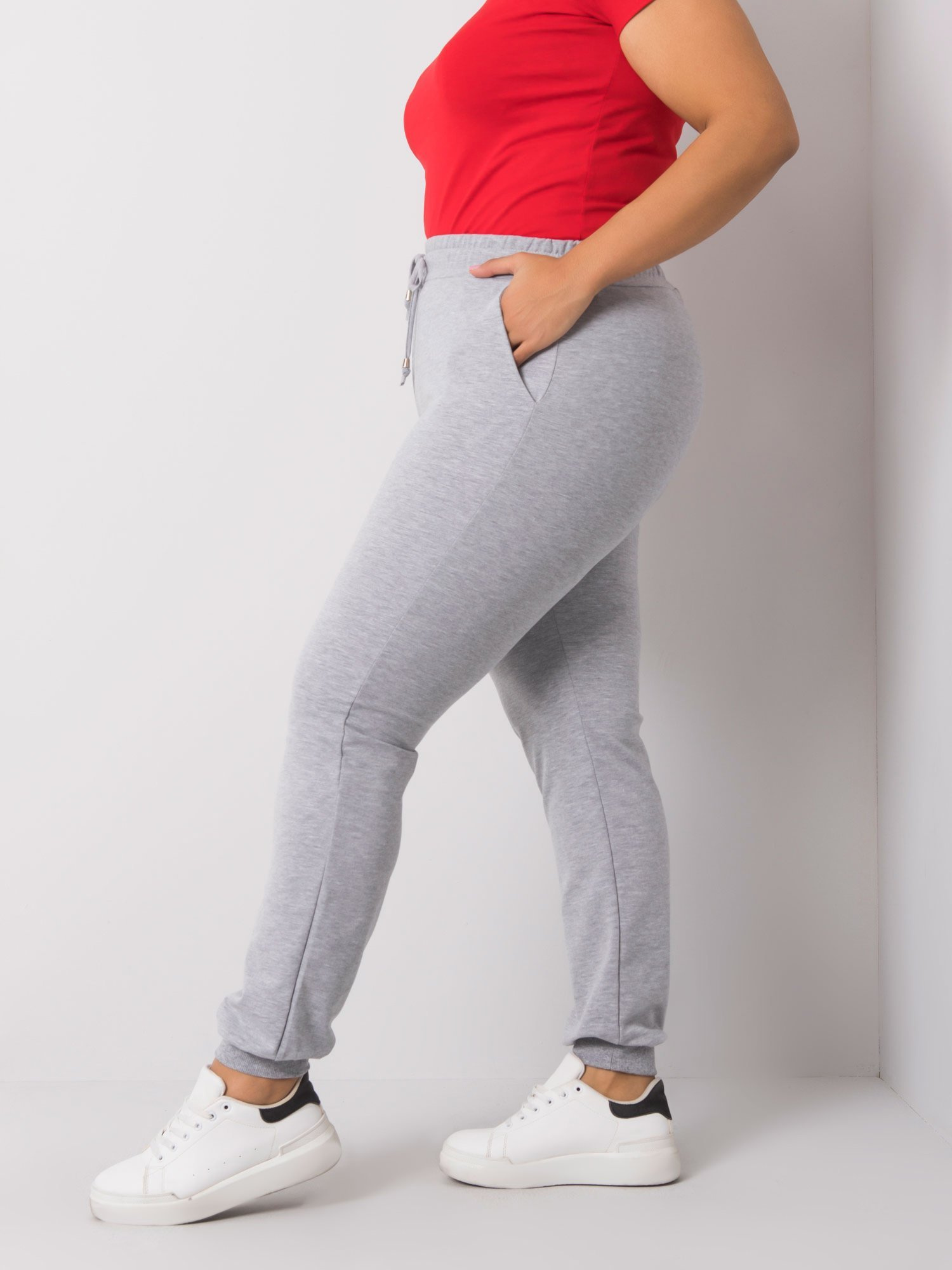Pilkos melange spalvos plus size Beatriz treningo kelnės.