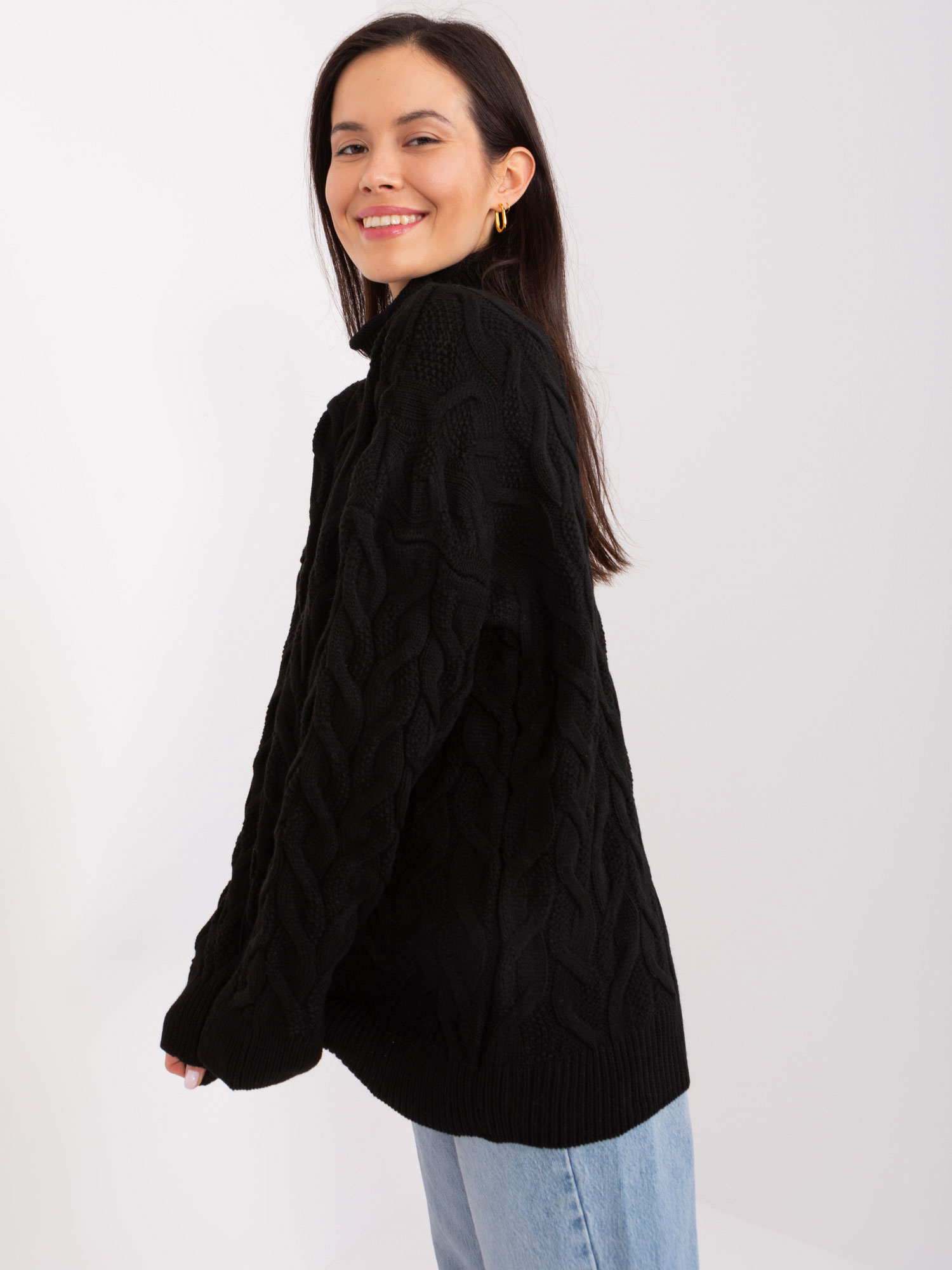 Czarny damski sweter golf z dzianiny