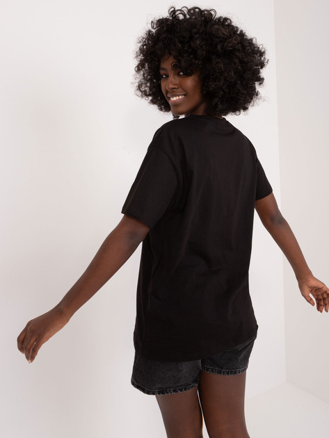 Hurtownia Czarny t-shirt z nadrukiem i napisami