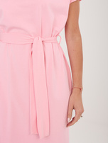 Jasnoróżowa sukienka basic z krótkim rękawem RUE PARIS 