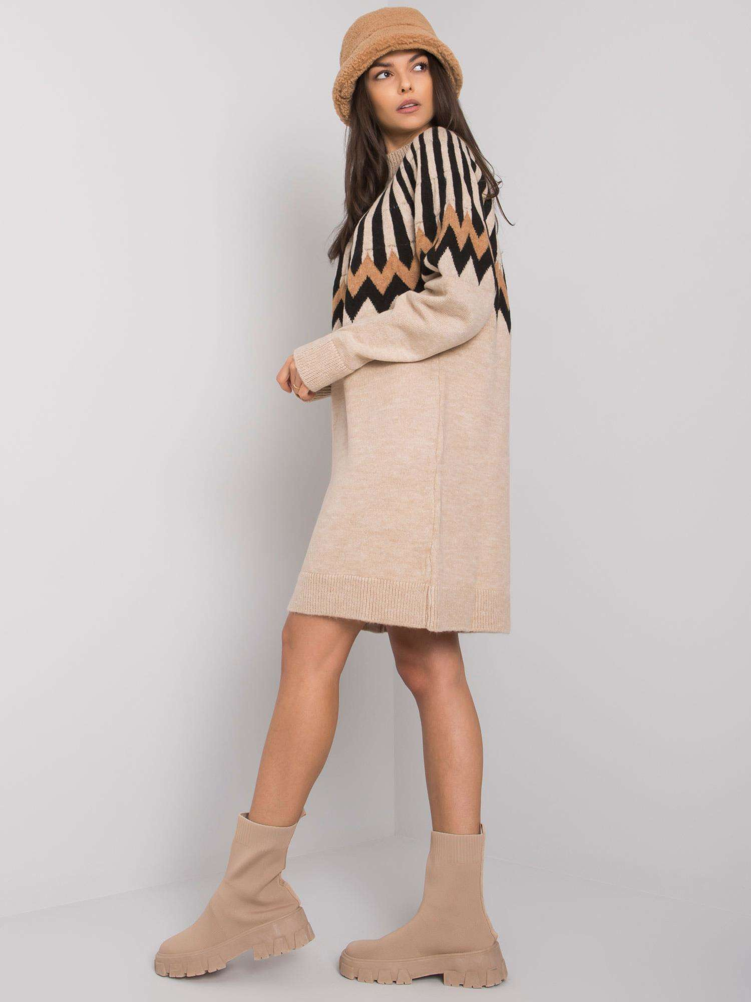Beige lockeres Strickkleid Shereen RUE PARIS.