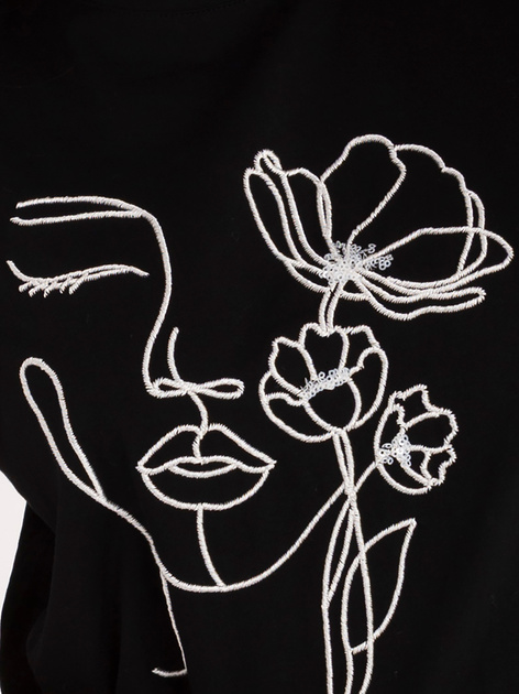 Czarny bawełniany t-shirt z haftem