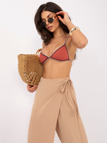 Camelowe letnie spodnie z wiązaniem