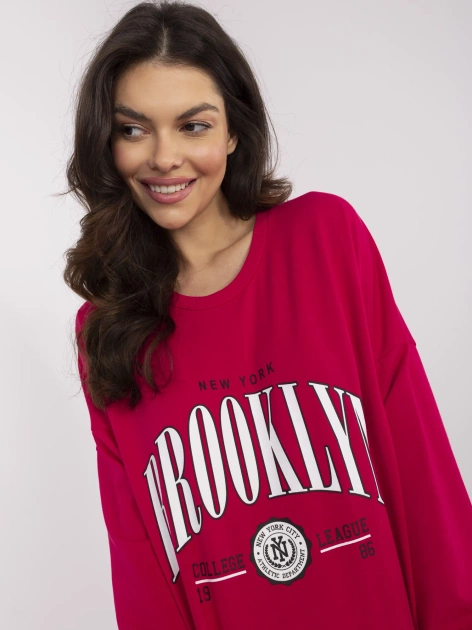 Malinowy dresowy komplet z plisowaną spódnicą