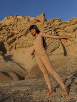 Camelowe damskie legginsy z bawełny basic Brigitte