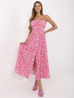 Rosa Sommerkleid mit Korsett-Taille.
