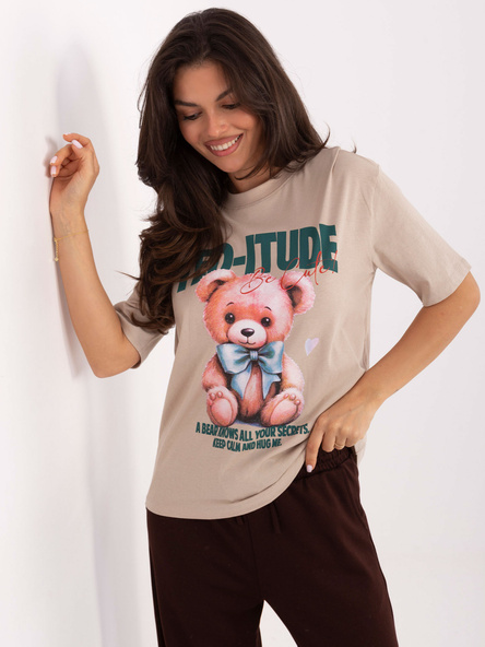 Beżowy damski t-shirt z napisami FRESH MADE