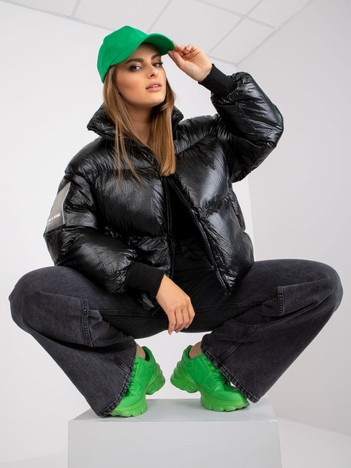 Czarna puchowa kurtka zimowa bez kaptura