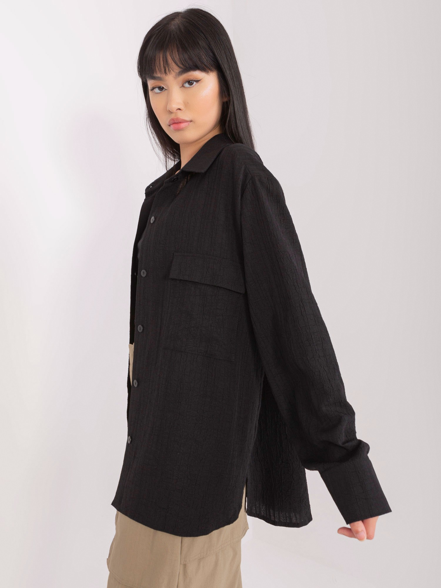 Hurt Czarna damska koszula oversize z kołnierzem