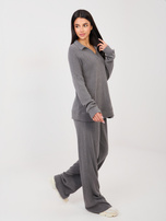 Ciemnoszary dzianinowy komplet w prążek 