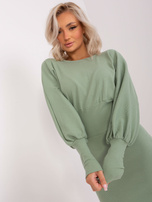 Hurt Pistacjowa prążkowana sukienka basic Leticia RUE PARIS