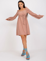 Beżowa rozkloszowana sukienka koktajlowa mini