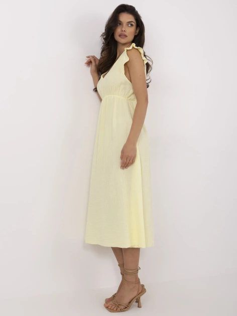 Jasnożółta sukienka z falbankami przy rękawach
