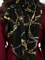 Czarna damska chusta z nadrukiem