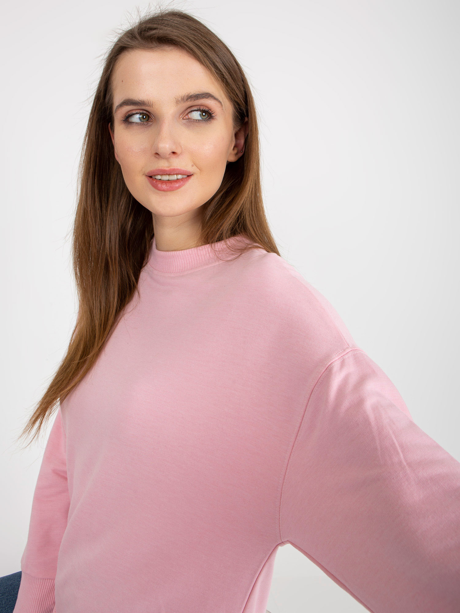 Hurt Jasnoróżowa bluza basic bez kaptura z rozcięciami