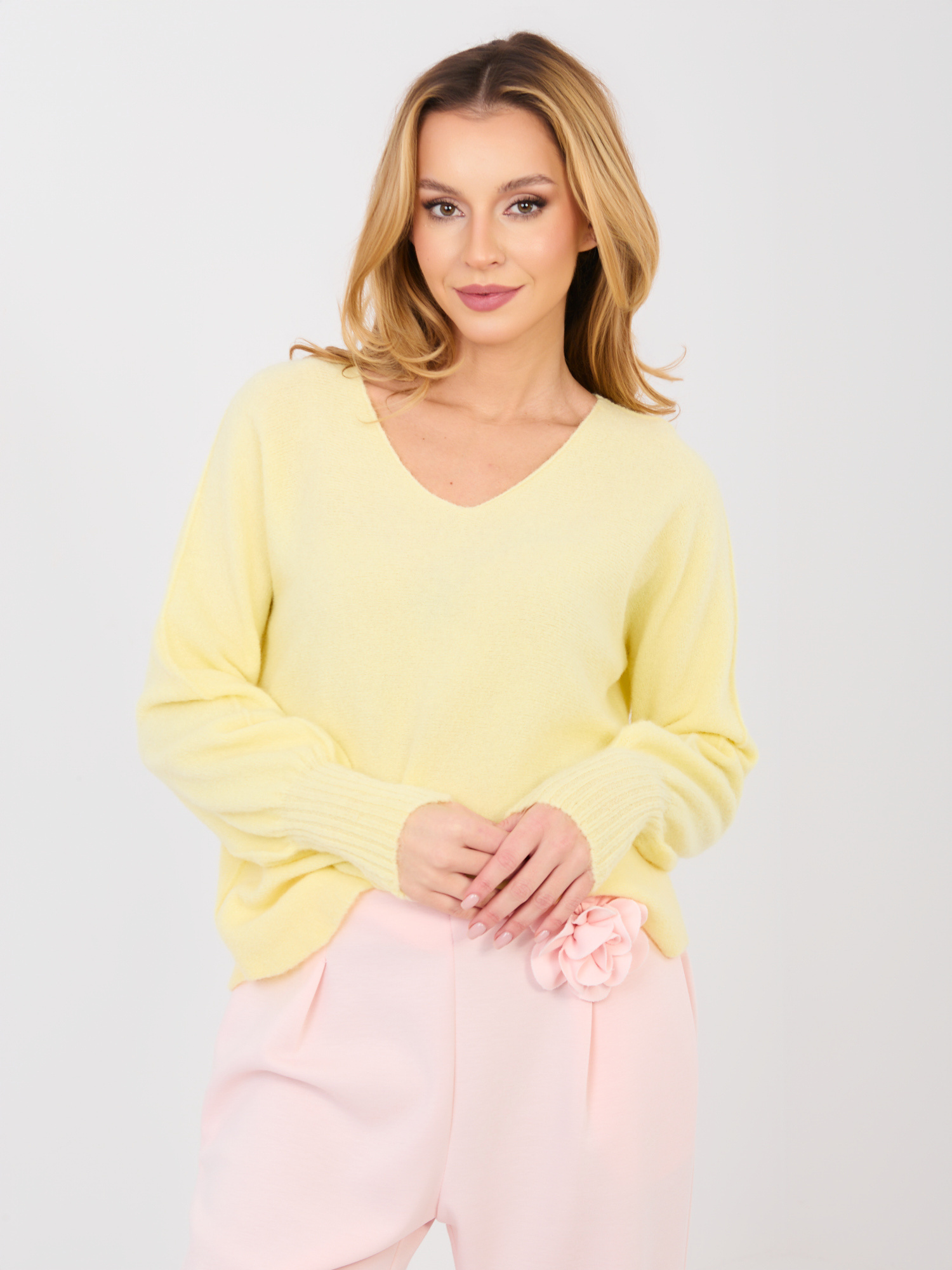 Sweter jasny żółty