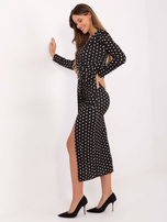 Czarna wieczorowa sukienka z marszczeniem 