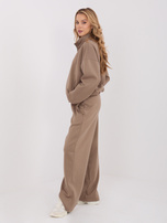 Ciemnobeżowe dresowe spodnie wide leg z kieszeniami