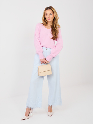 Pastelowy różowy sweter basic z długim rękawem