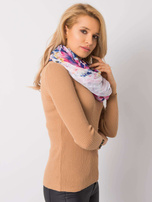 Biała chusta w kwiaty