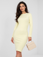 Pastelowa żółta dopasowana sukienka basic RUE PARIS