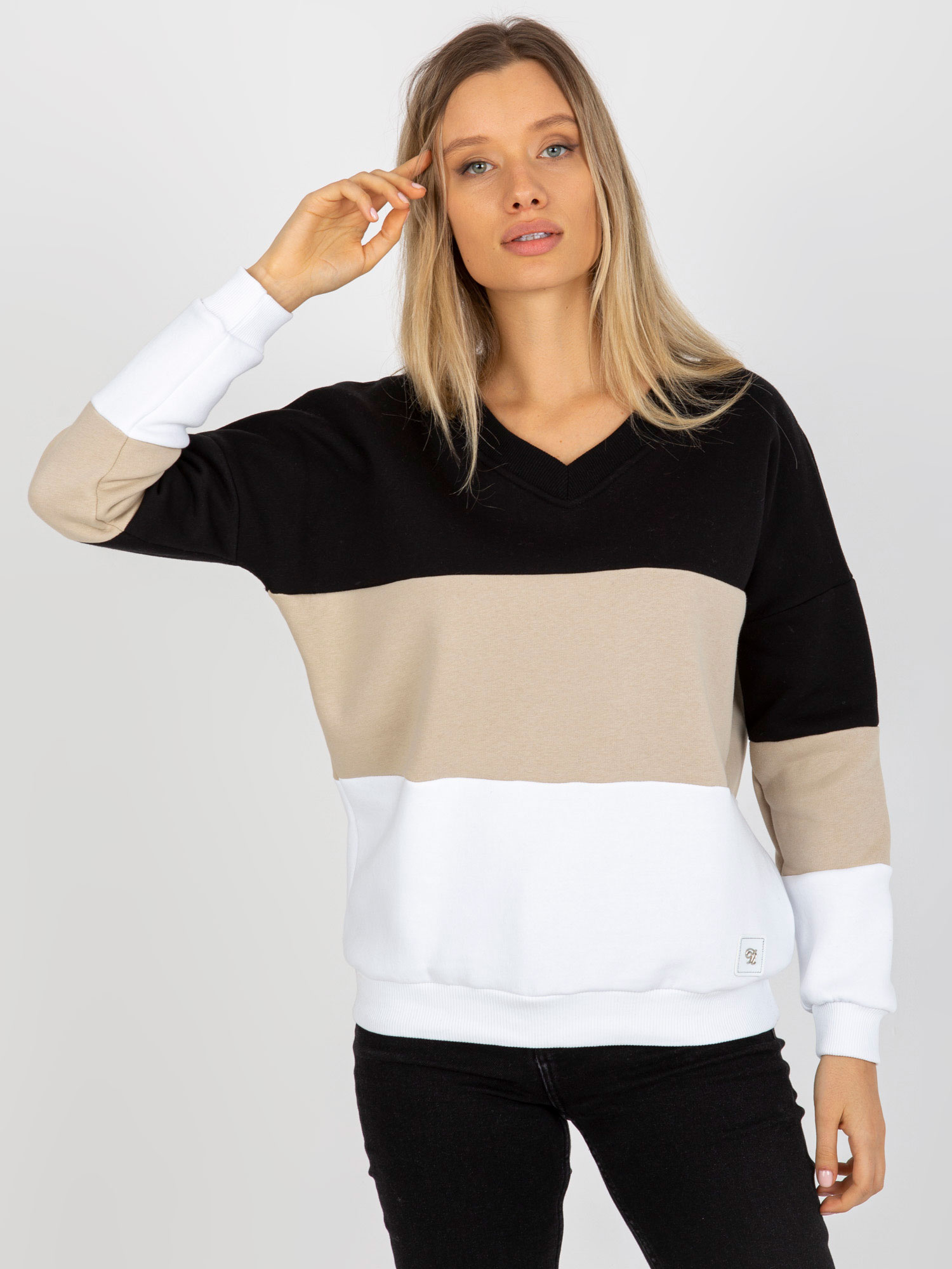 Czarno-beżowa dresowa bluza basic z dekoltem V