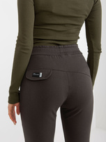 Hurtownia Khaki dresowe spodnie basic z wiązaniem 