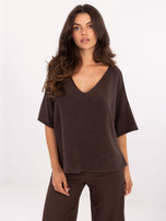 Ciemnobrązowy sweter nietoperz z dekoltem V