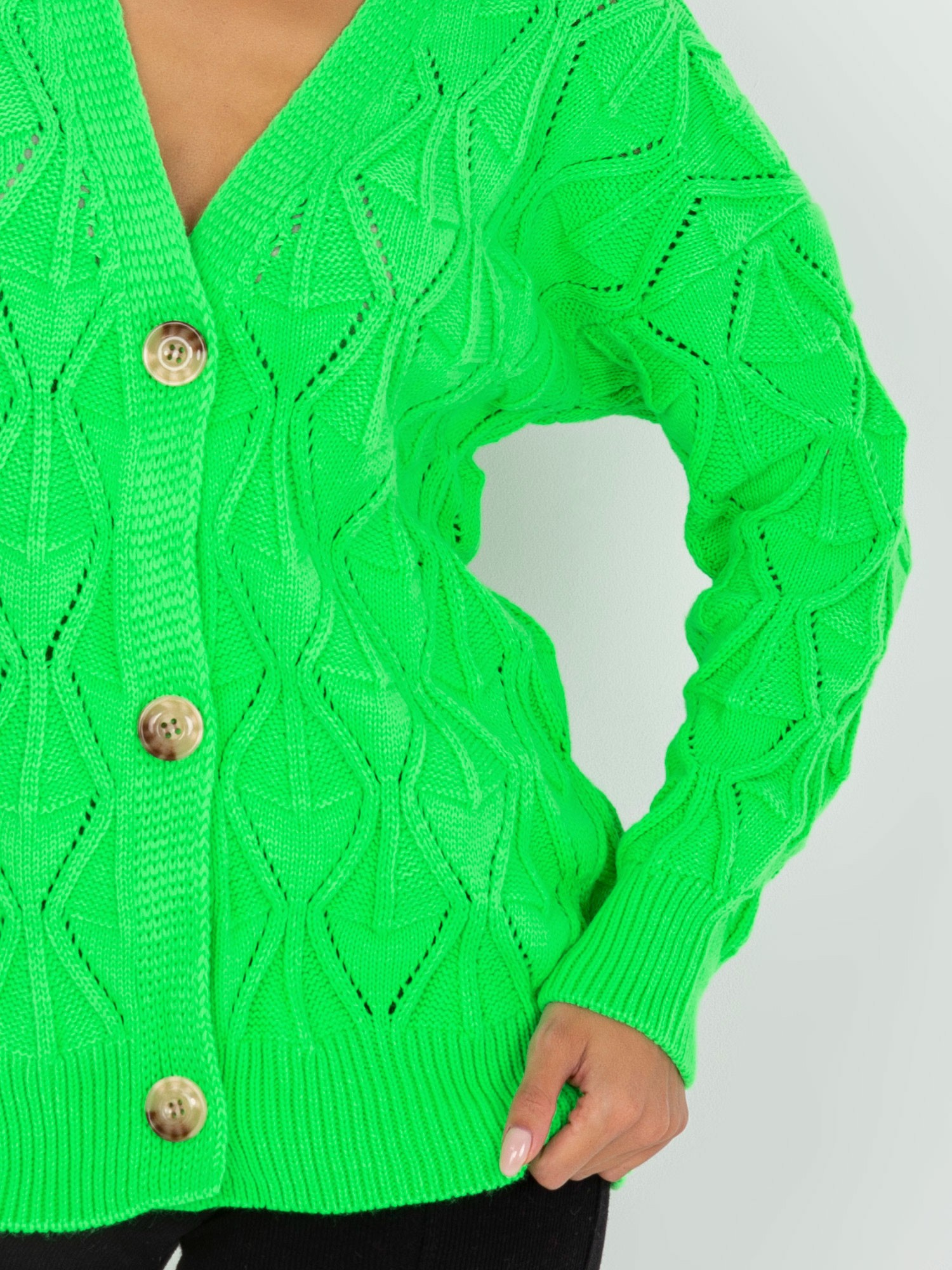 Fluo zielony sweter rozpinany w ażurowy wzór RUE PARIS