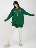Dunkelgrün-lila lange Sweatshirt mit Oversize-Schriftzug.