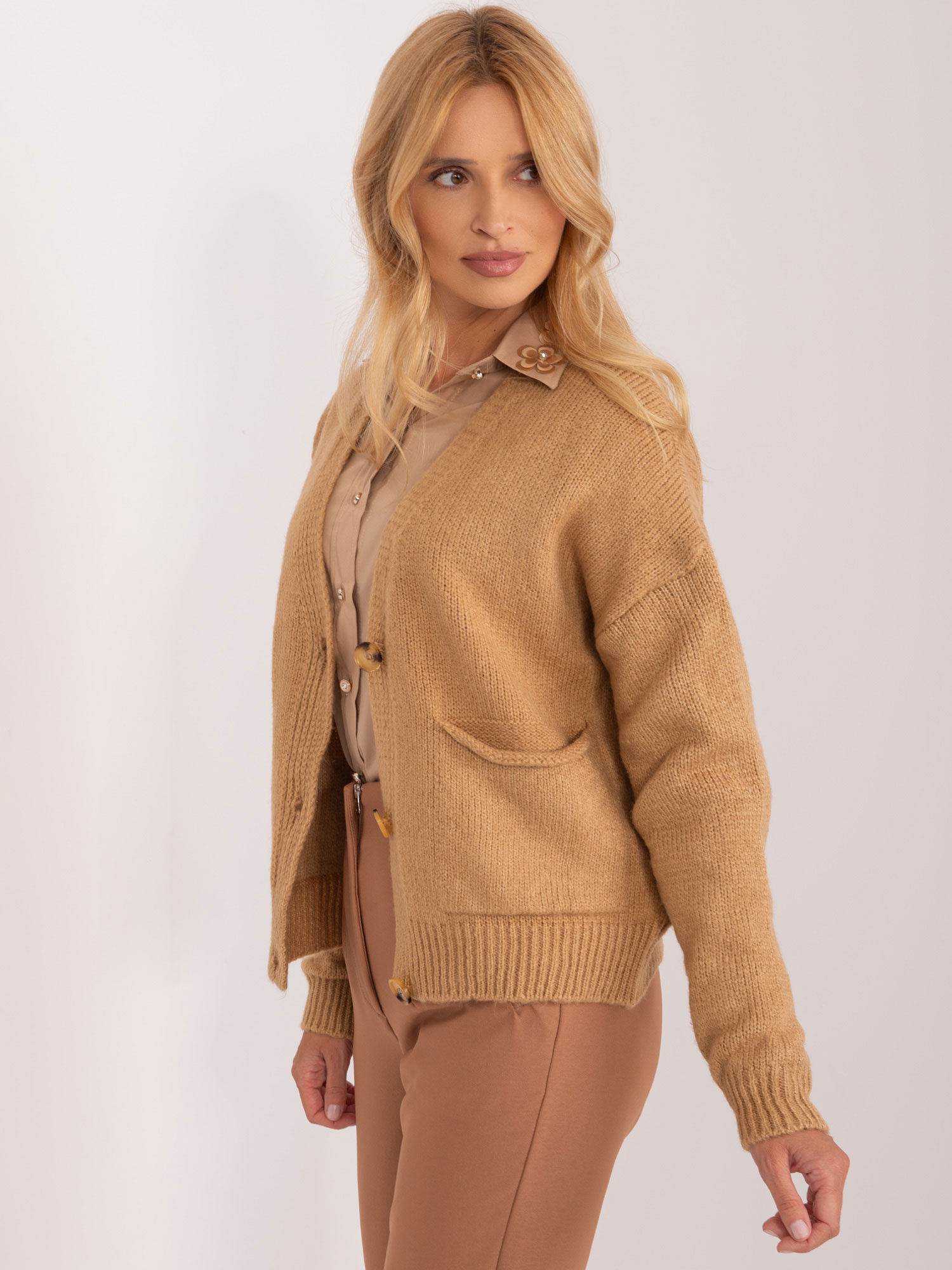Sweter camelowy