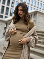 Camelowa prążkowana sukienka basic z półgolfem