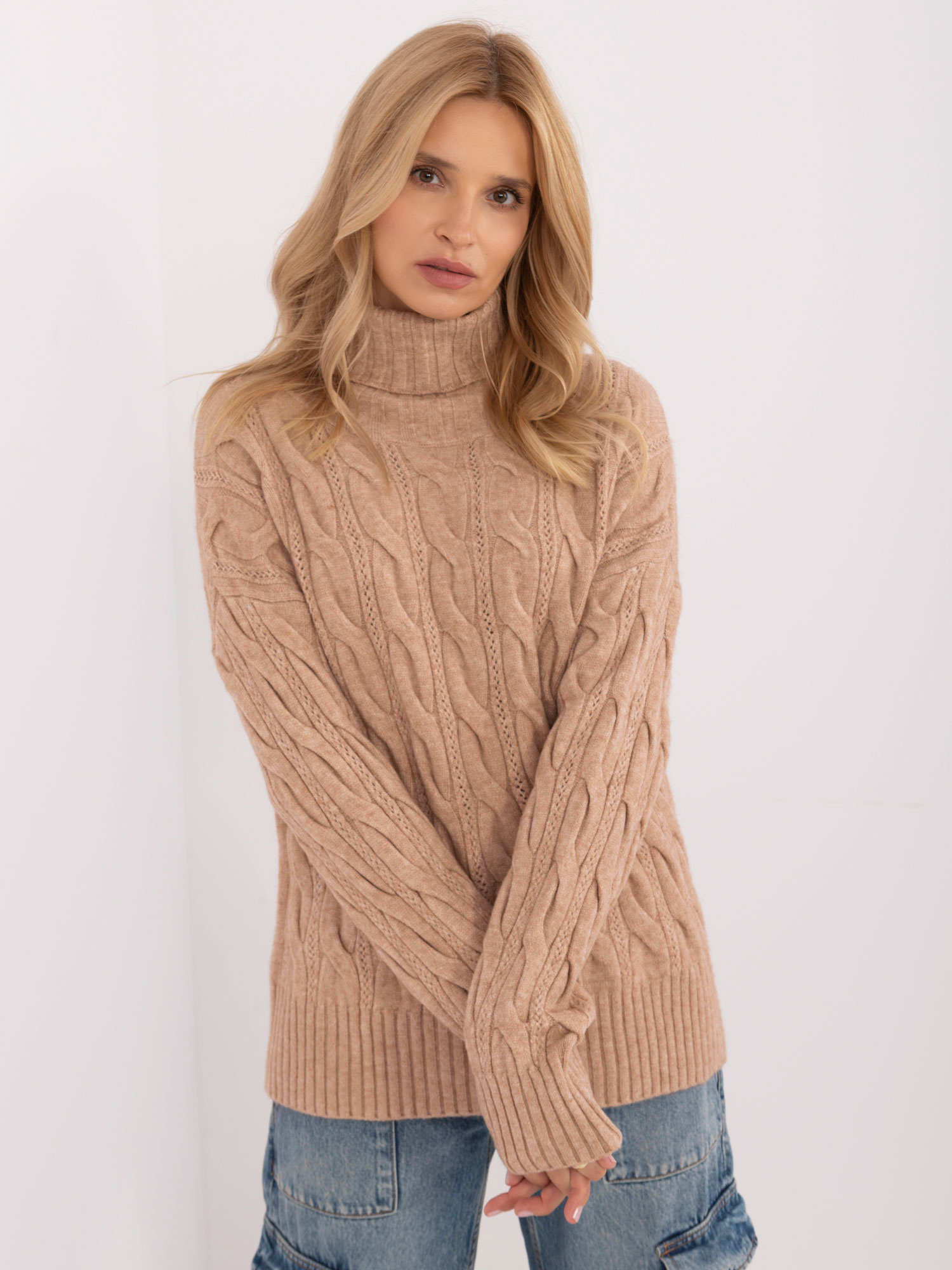 Sweter camelowy