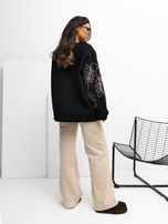 Czarna damska bluza kangurka z haftem RUE PARIS 