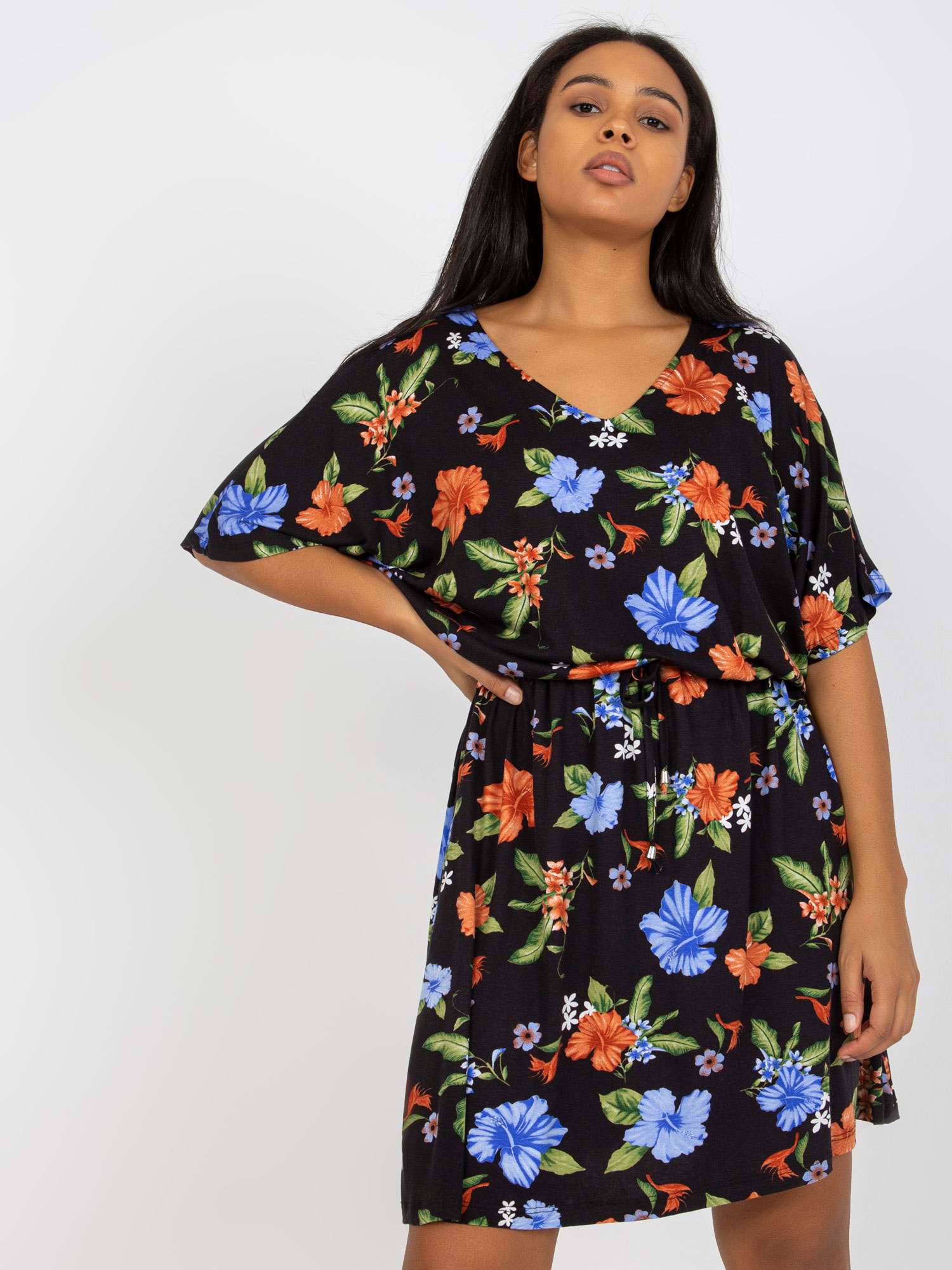 Hurtownia Czarno-niebieska mini sukienka plus size z wiskozy 
