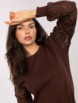 Brązowy elegancki sweter z okrągłym dekoltem