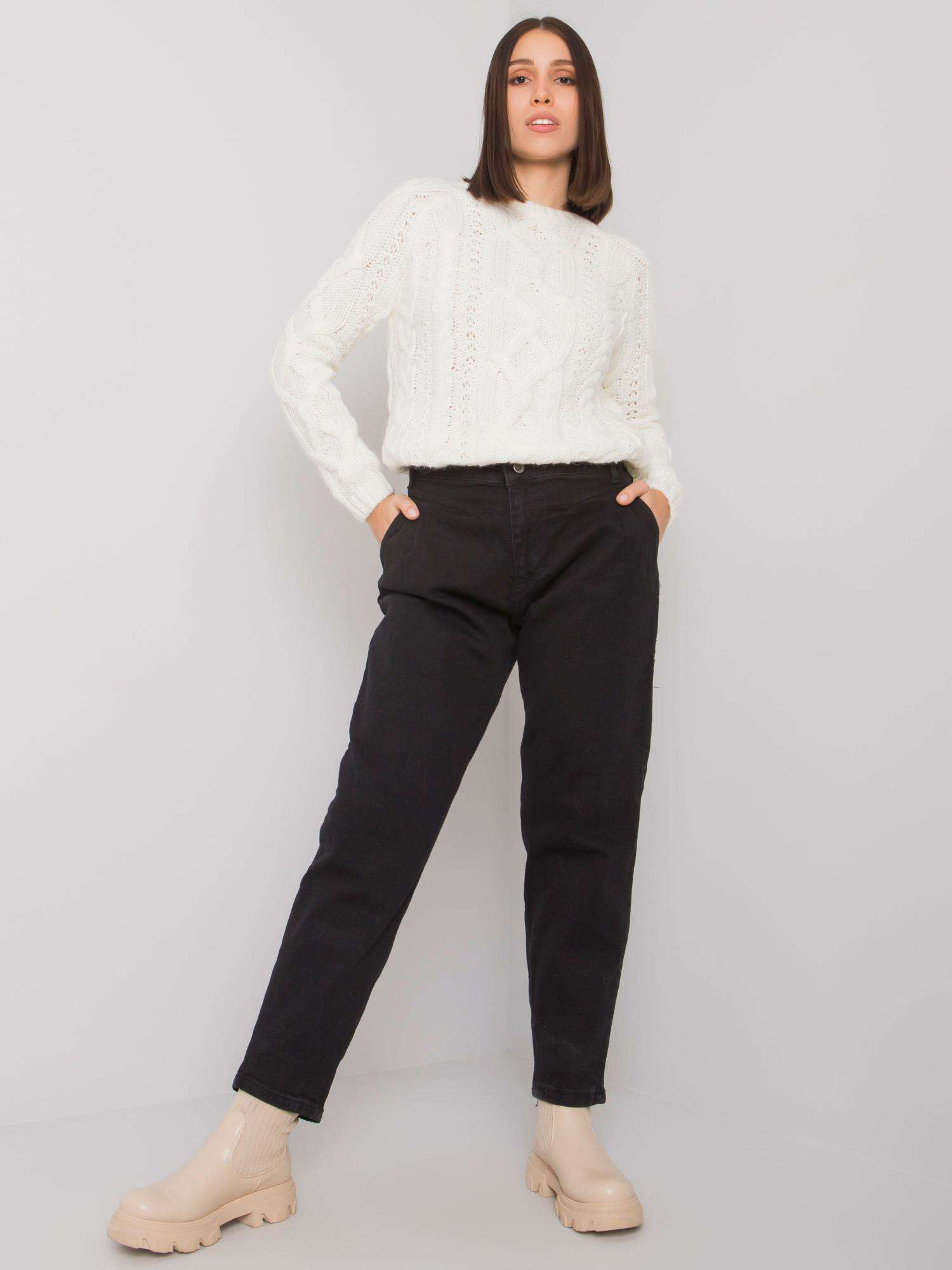 Czarne proste jeansy plus size Johana
