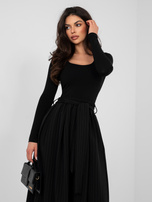 Czarna bluzka basic z kwadratowym dekoltem RUE PARIS 