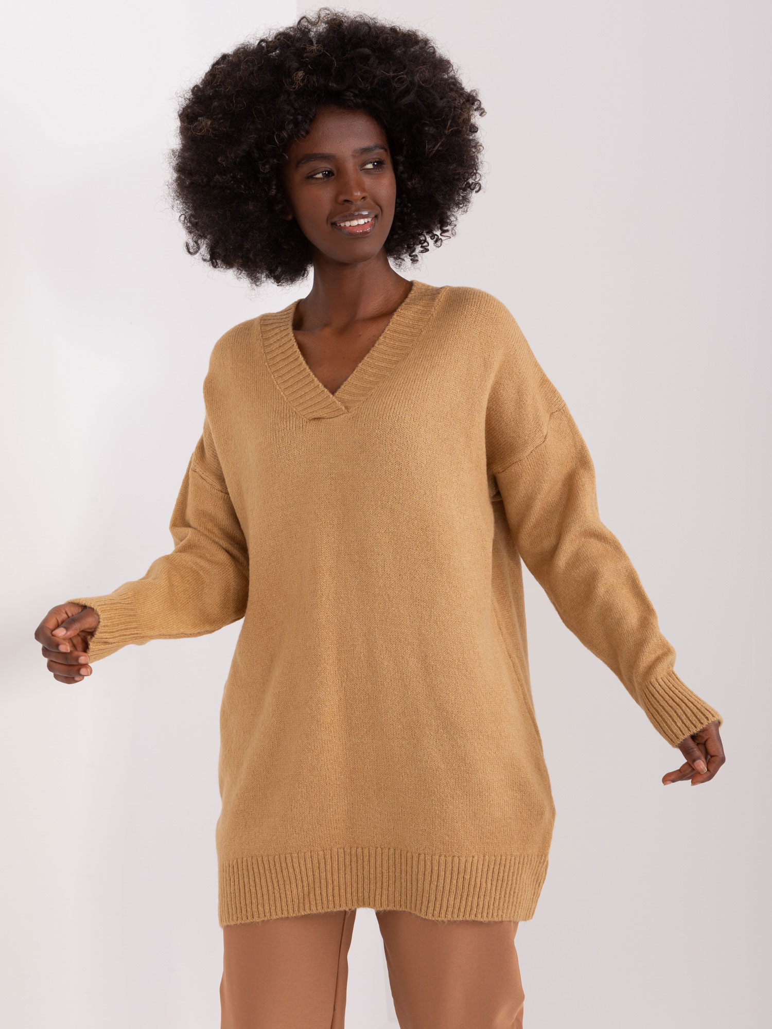 Sweter camelowy