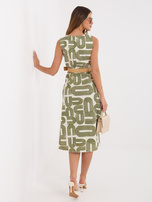 Zielona letnia sukienka z kieszeniami 