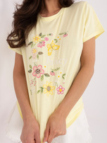 Jasnożółty damski t-shirt z aplikacją 