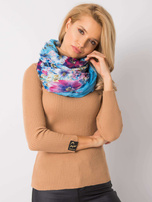 Jasnoniebieska chusta w kwiaty